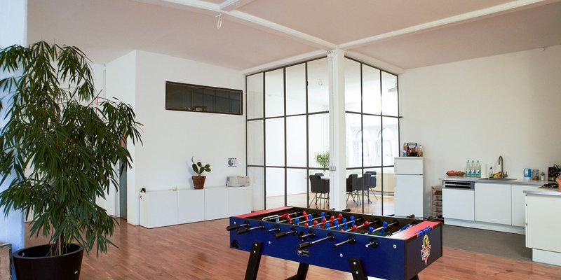 Film- und Fotoproduktionen im hellen BoH Loft - Kicker und Küche stehen zur Verfügung