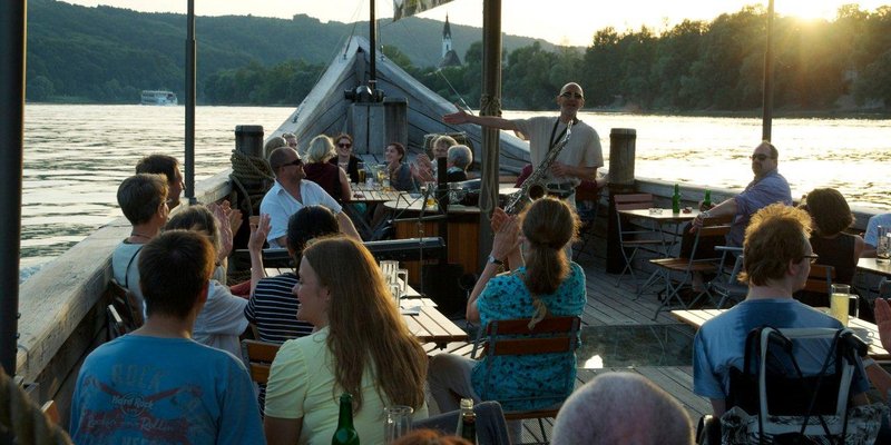 Mittelalterlich anmutendes Salzhandelsschiff 