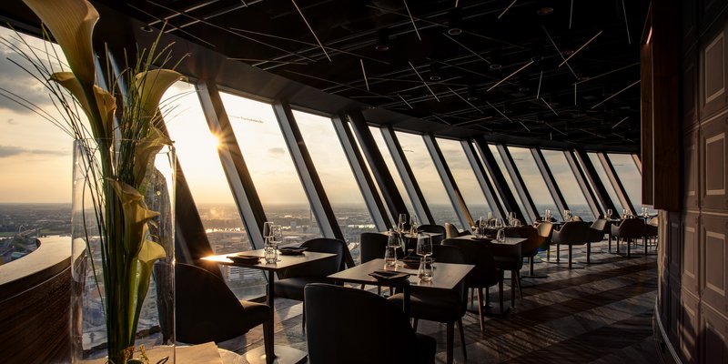 Revolving restaurant-bar with view over Düsseldorf