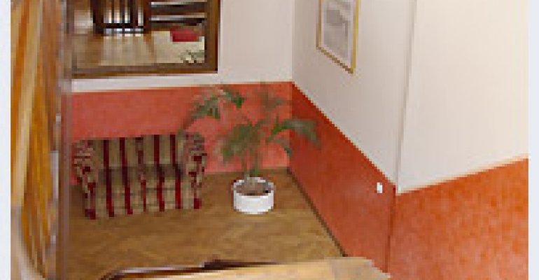 Hotel alt - neu renoviert 2003 - Treppenaufgang