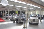 Veranstaltungshalle mit Automobilen