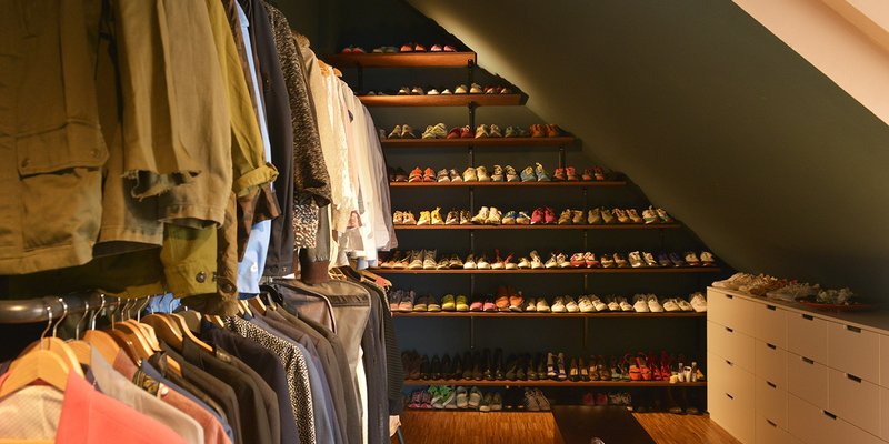 Loft in the DG with a fireplace and design classics