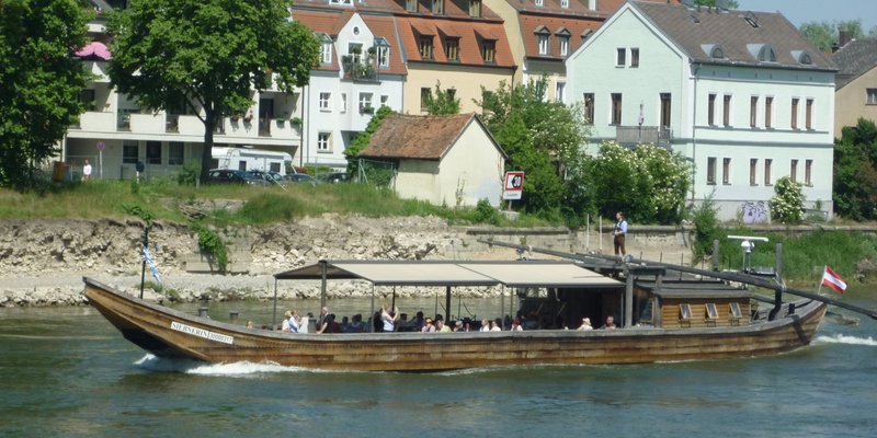 Mittelalterlich anmutendes Salzhandelsschiff 