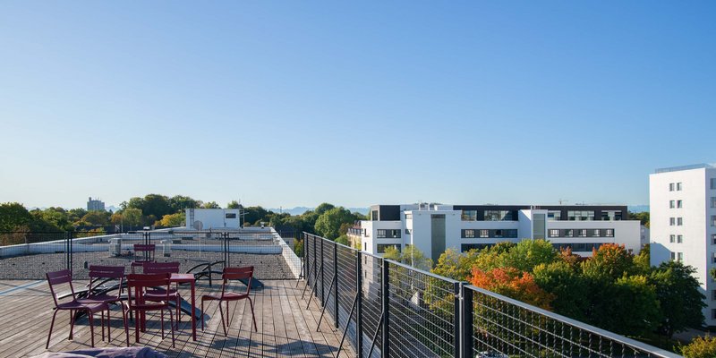 Two bright workshop rooms near Ostbahnhof