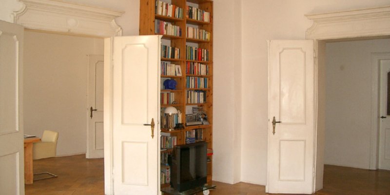 Altbau mit Flügeltü., Parkett, Stuck