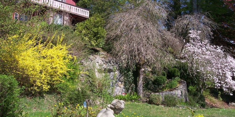 Landhaus mit Festzelt am Starnberger See - Gartenansicht