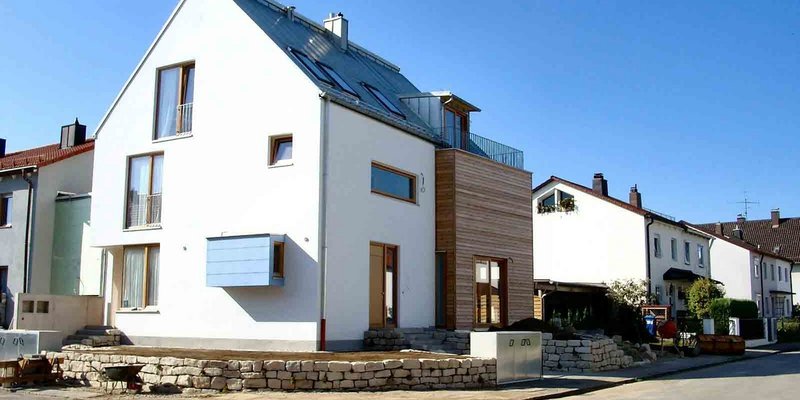 Atelier-Doppelhaus in zeitgenöss. Stil