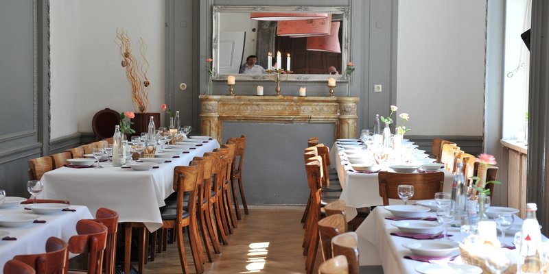 Herrschaftliche Villa, 10.000qm Garten - Saal Erdgeschoss