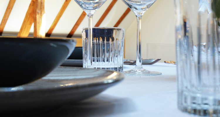 Hofgut m. Hall, chapel, enchanted garden