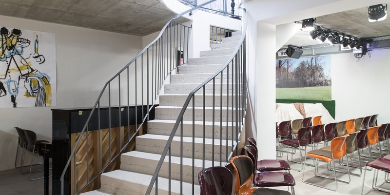 Kleine Location nahe der Oper, zwei Etagen