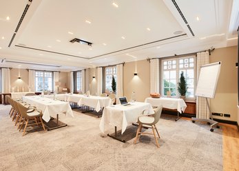 Hotel Gutsgasthof mit Wintergarten Hotel Gutsgasthof mit Wintergarten