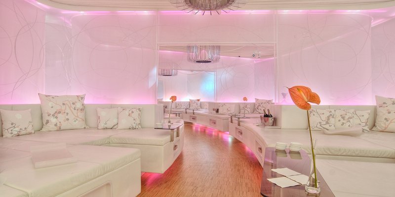 Symbiosis of Club culture & fine dining Symbiosis of Club culture & fine dining