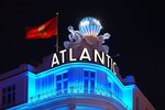 Renommiertes Hotel an der Alster - Hotel Atlantic at night