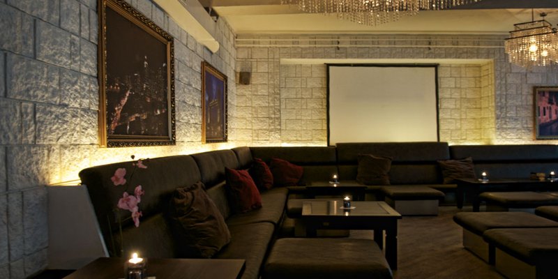 Exklusive Lounge-Bar in Steinoptik, Stadtmitte