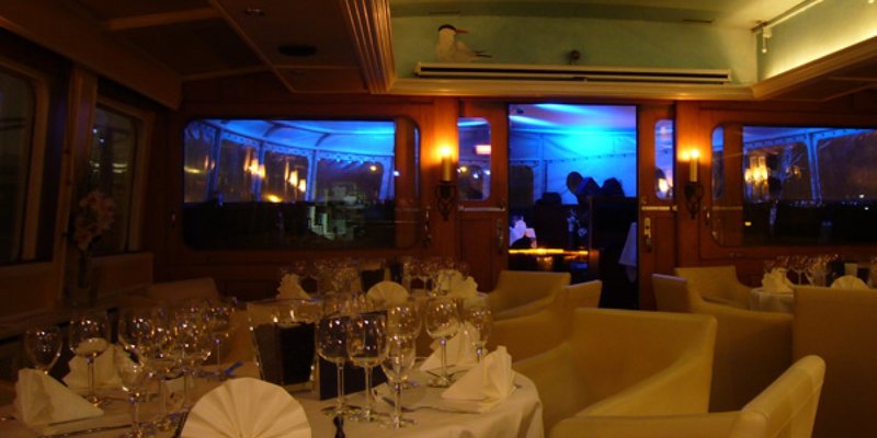 Schiff für Events mit Bar und Salon - Salon