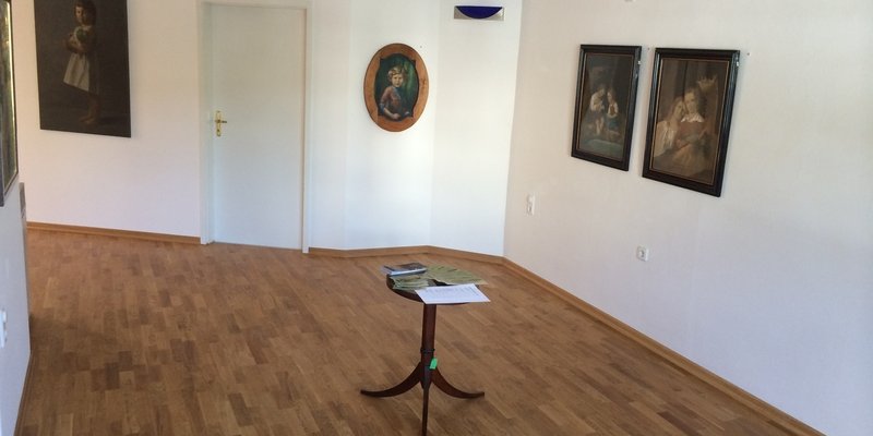 Gemälde-Galerie mit Büro