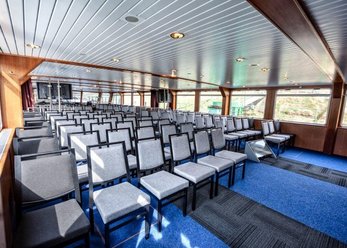 Schwimmende Eventlocation auf der Donau