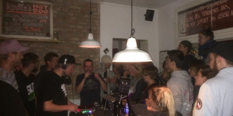 Kleine Vintage-Bar nähe Hbf bis 40 Personen