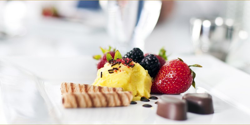 Landgut mit Festsaal, Terrasse und Hotel