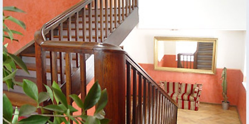 Hotel alt - neu renoviert 2003 - Treppenaufgang III.Stock