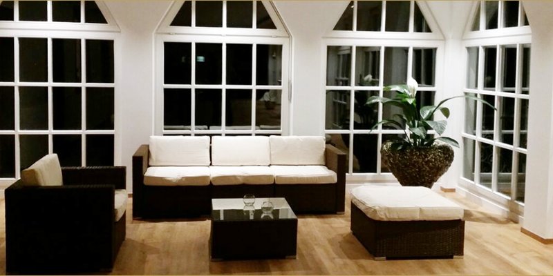 Landgut mit Festsaal, Terrasse und Hotel