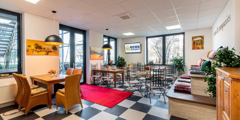 Die besondere Location: ecos work spaces München - Cozy bistro lounge with Mediterranean design Die besondere Location: ecos work spaces München - Cozy bistro lounge with Mediterranean design