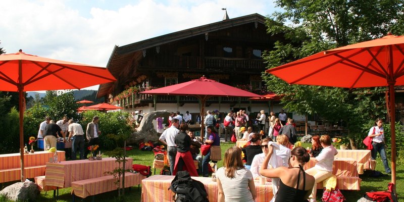 Mittelalterlicher Bergbauernhof - Gemütlicher Biergarten
